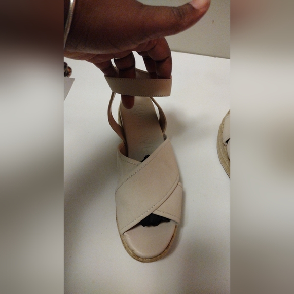 Nine West Leather Strappy Sandals 6 - Picture 8 of 11